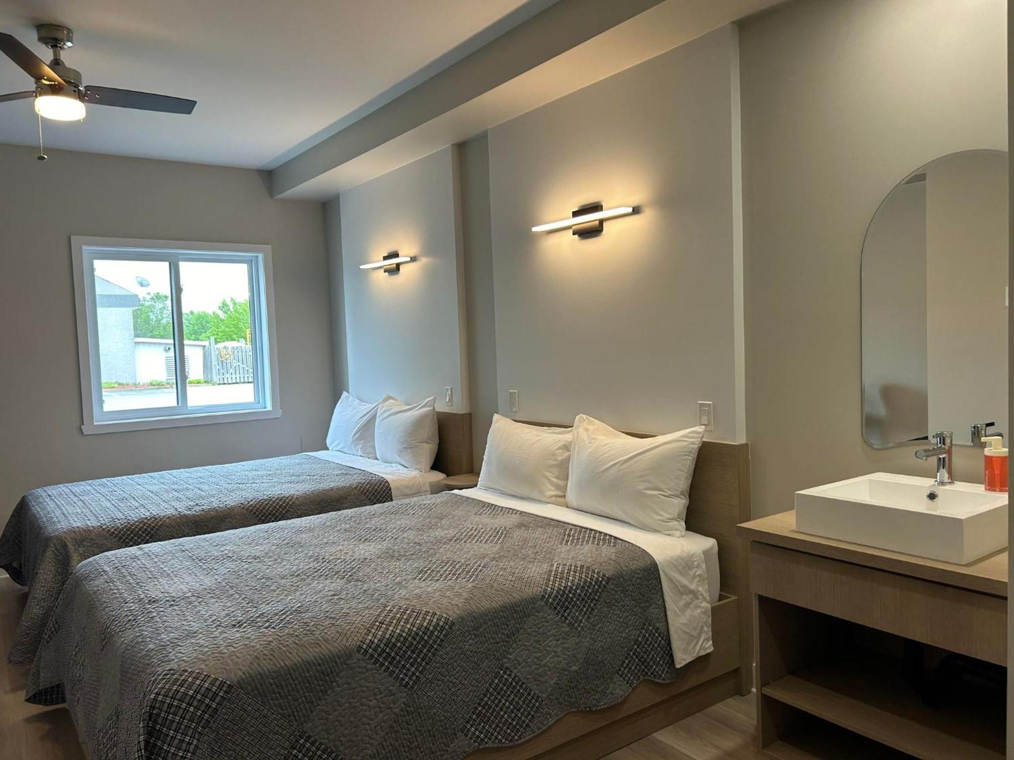 Saint-Michel Hotel St-Michel מראה חיצוני תמונה